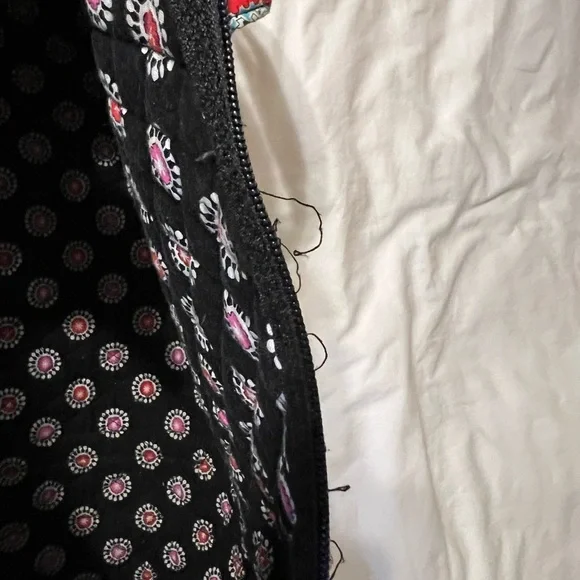 Colorful paisley print vera Bradley large duffel bag - Picture 4 of 6